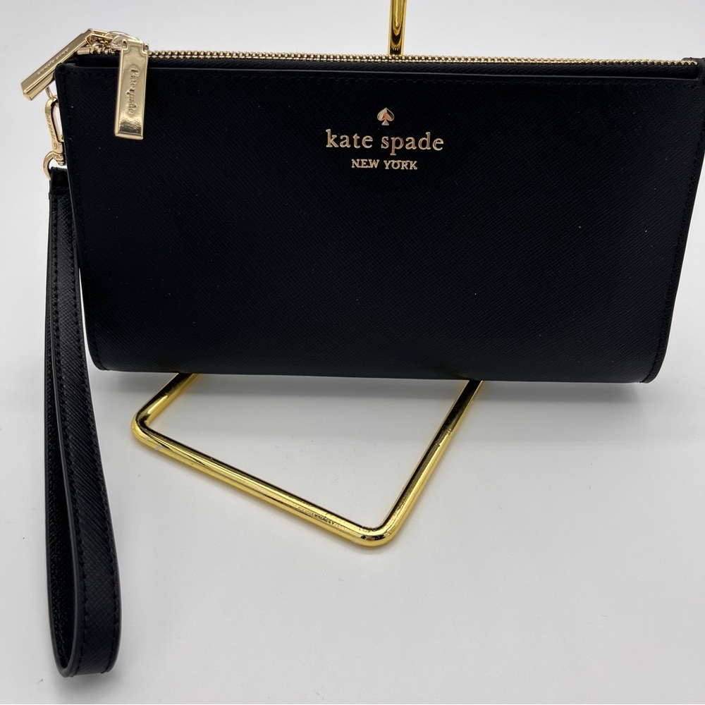 Kate Spade Madison Saffiano
Leather Double Zip Wristlet
Wallet In Black NWT
